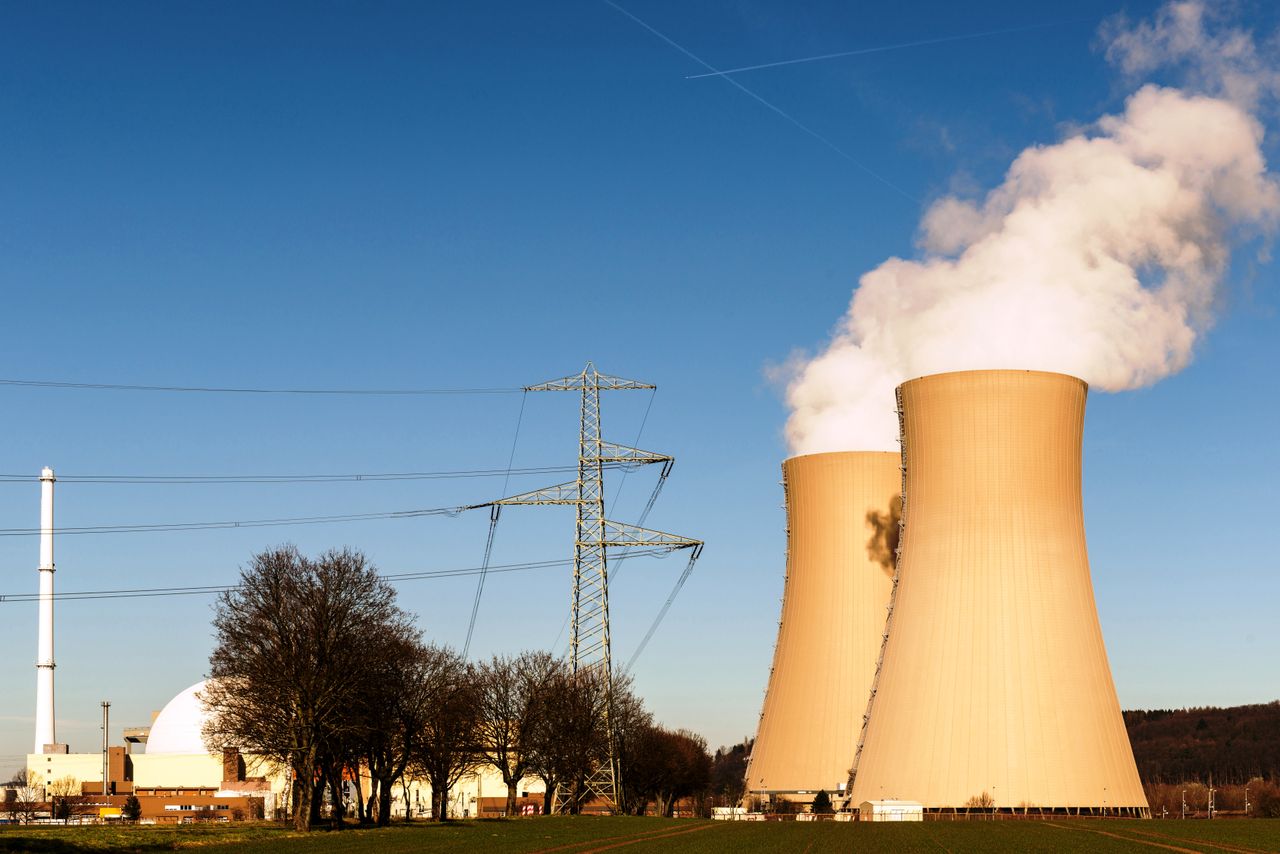 Nuclear power plant cooling towers emitting steam